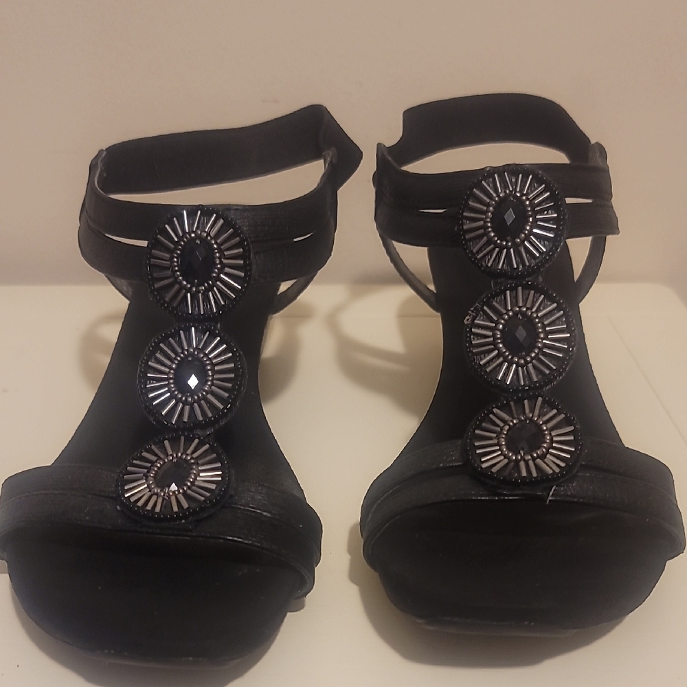 Bandolino Black Beaded T-Strap Sandals